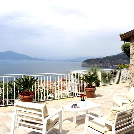 Mirasorrento Villa Екстериор снимка