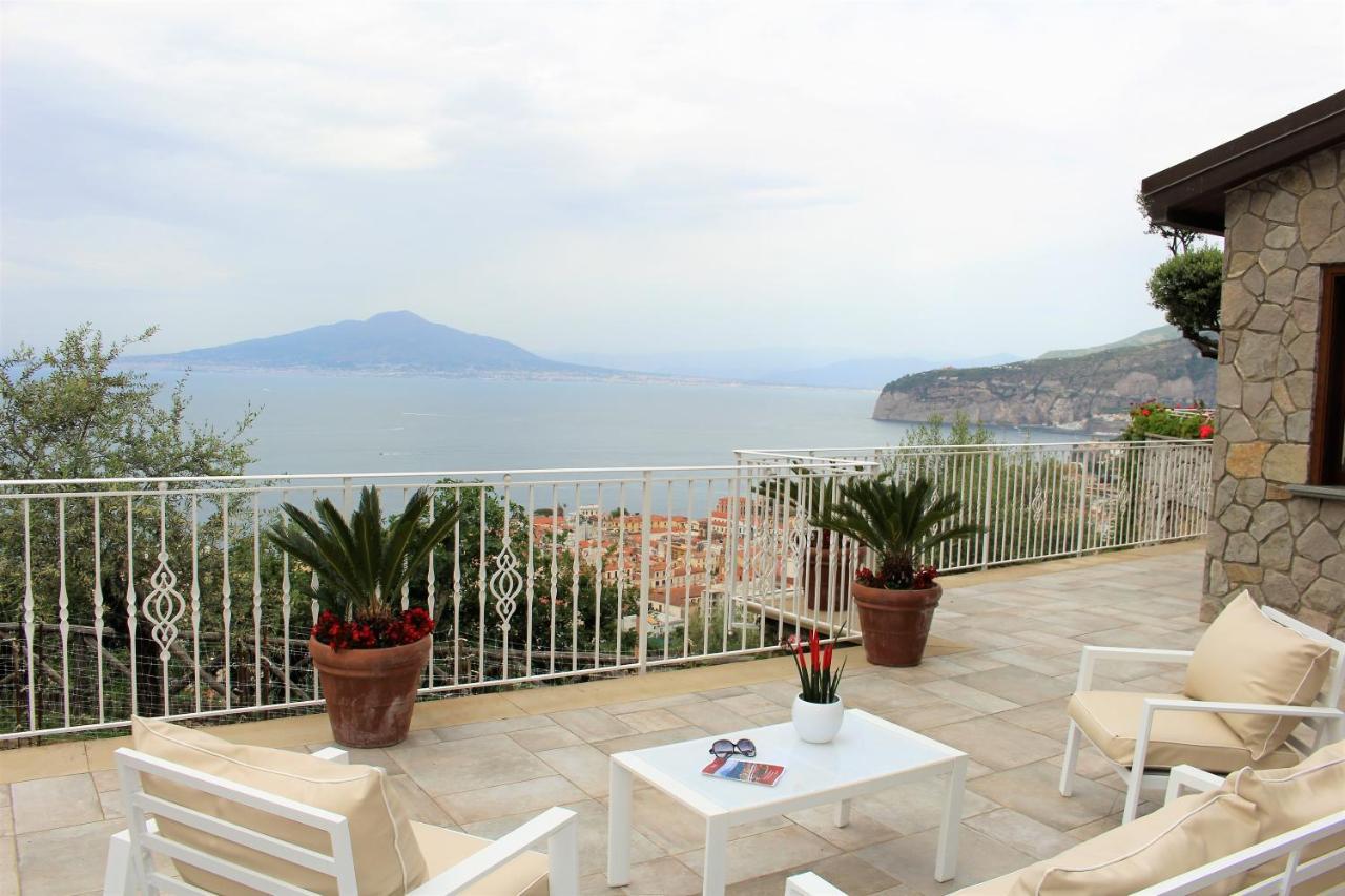 Mirasorrento Villa Екстериор снимка