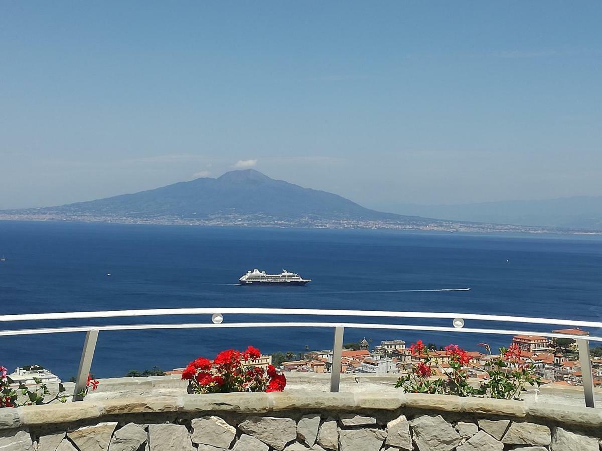 Mirasorrento Villa Екстериор снимка